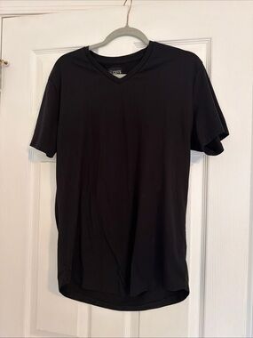 Cuts Clothing Black V-Neck Short Sleeve Tee